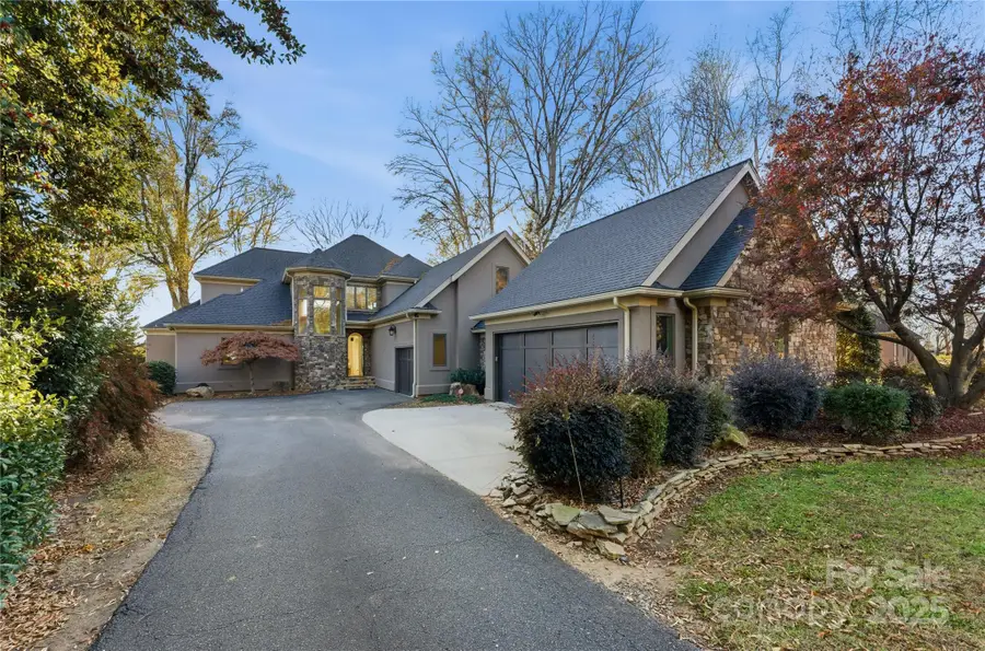 18019 Whispering Oaks Drive, Cornelius, NC 28031 - Image #2