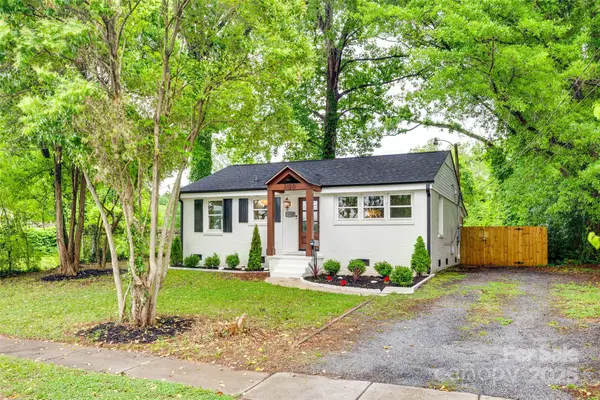 3120 Parkway Avenue, Charlotte, NC 28208