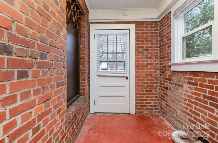 515 S Ashe Avenue, Newton, NC 28658 - Image #3