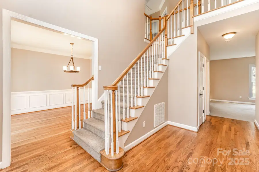 4910 Foxbriar Trail, Charlotte, NC 28269 - Image #3