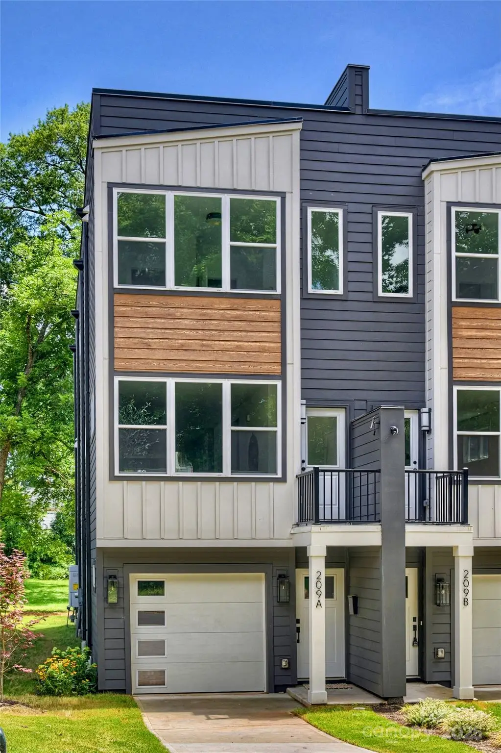 209 Coxe Avenue #B, Charlotte, NC 28208 - Image #1