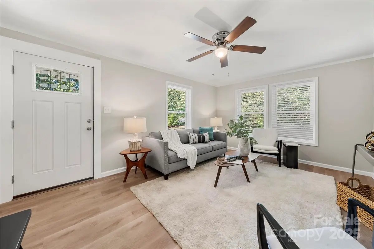 425 25th Street Sw, Hickory, NC 28602 - Image #1