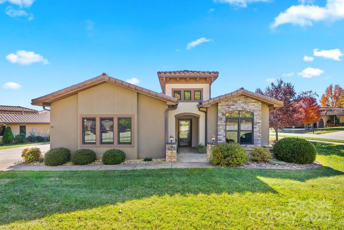 4 Pacifico Drive, Asheville, NC 28806 - Image #1