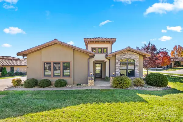 4 Pacifico Drive, Asheville, NC 28806