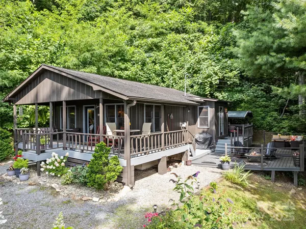 318 Grapevine Cove, Waynesville, NC 28785