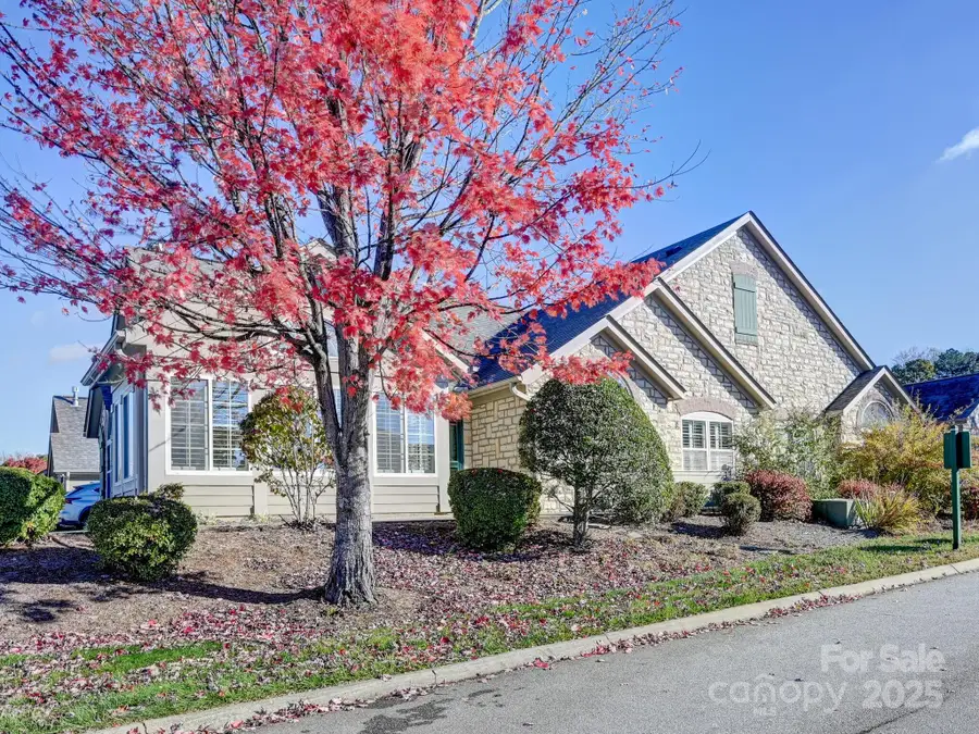 44 Braeburn Way, Flat Rock, NC 28731 - Image #2