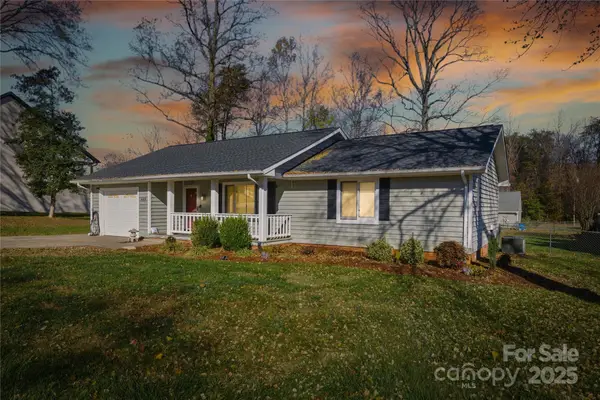 489 14th Avenue Drive Ne, Hickory, NC 28601