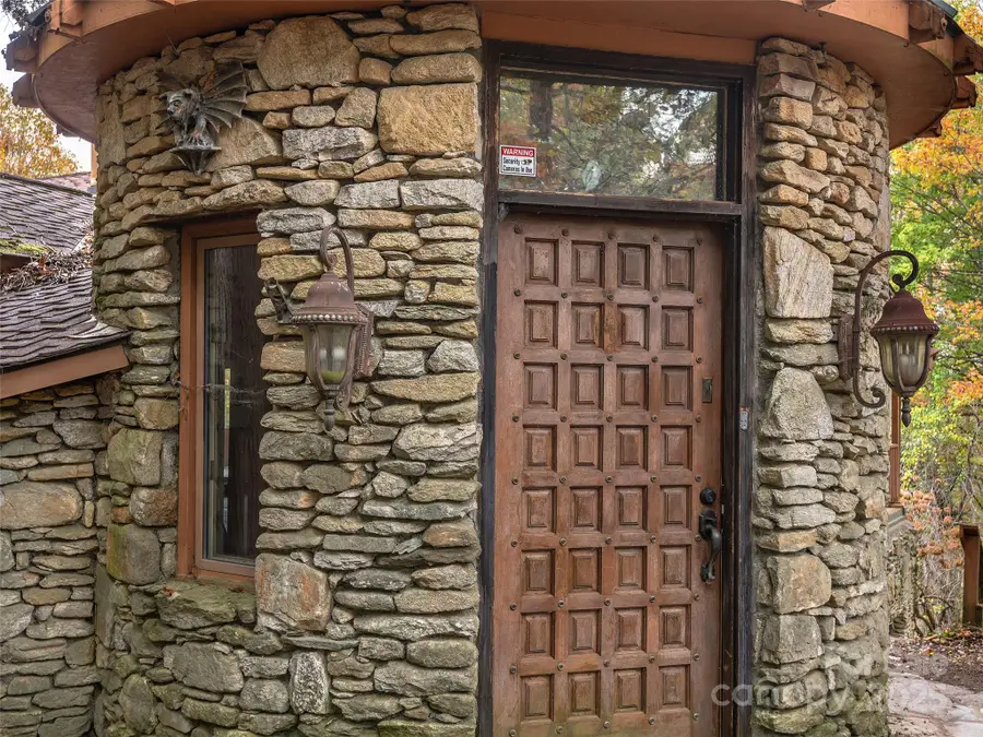 284 Indian Cave Park Road, Hendersonville, NC 28739 - Image #3