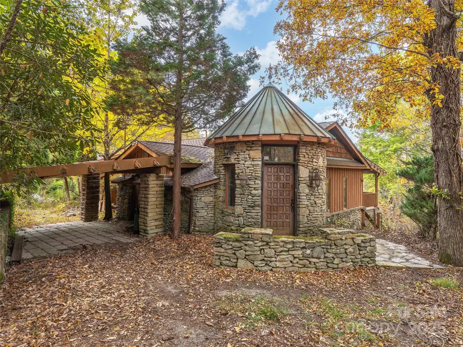 284 Indian Cave Park Road, Hendersonville, NC 28739 - Image #2