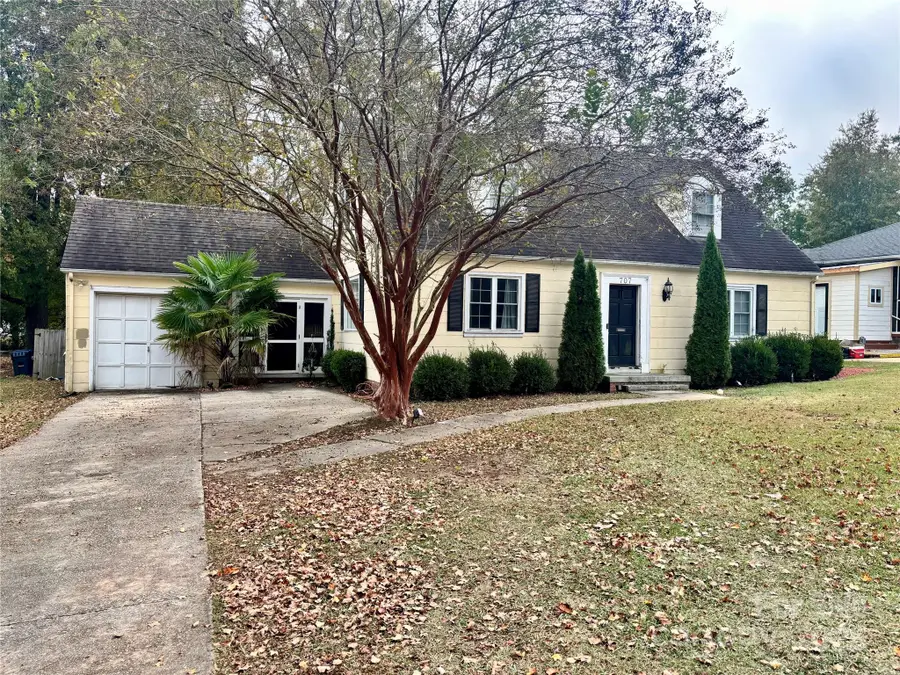 707 W Barr Street, Lancaster, SC 29720 - Image #2