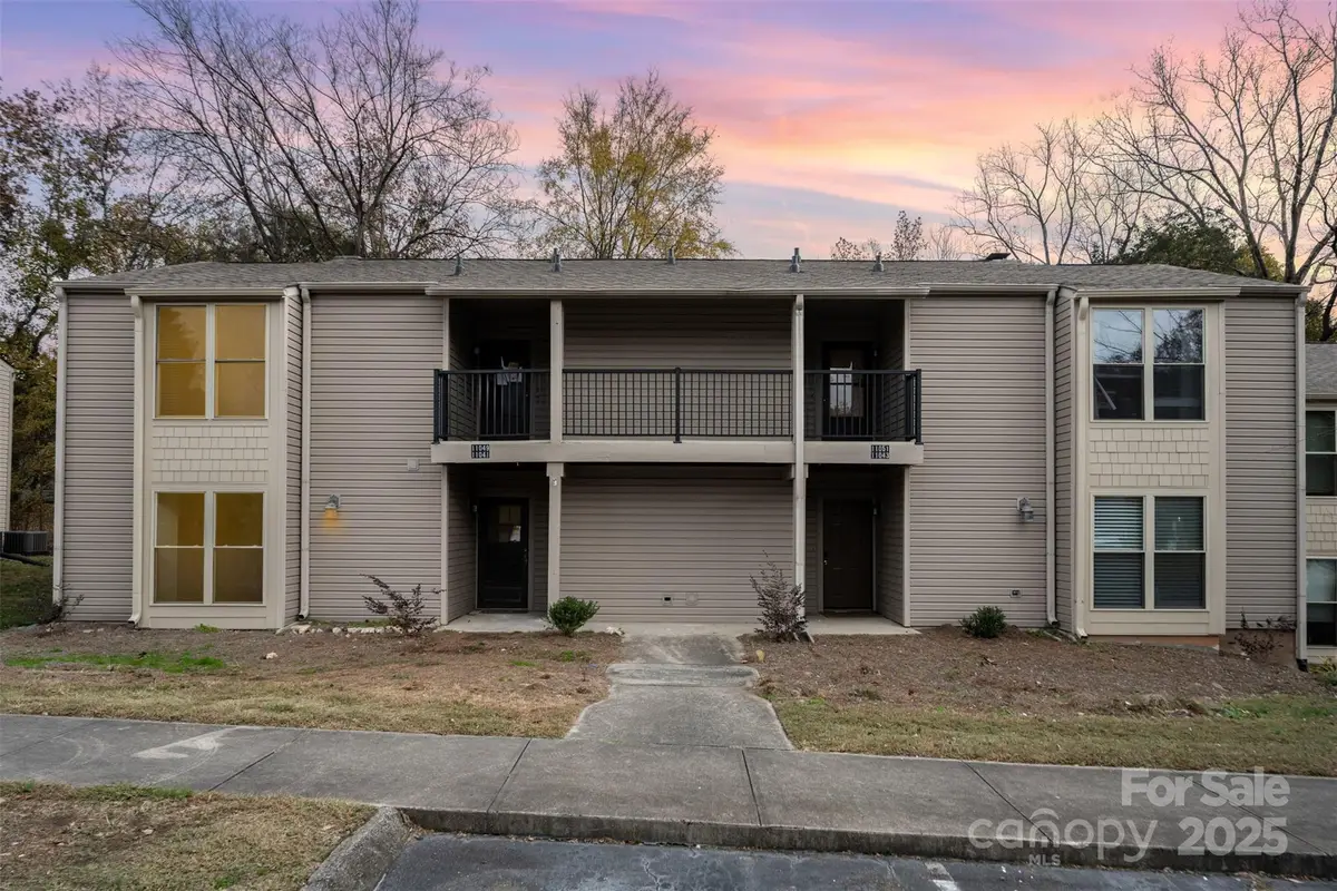 11049 Cedar View Road, Charlotte, NC 28226 - Image #1