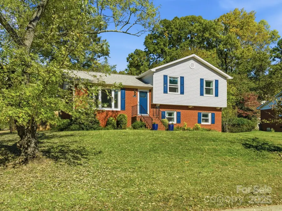 7148 Sherbourne Drive, Charlotte, NC 28210 - Image #2