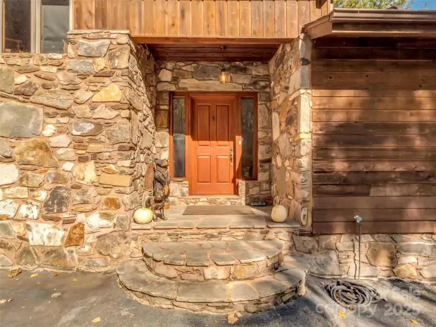 390 Echo Drive, Waynesville, NC 28786 - Image #2