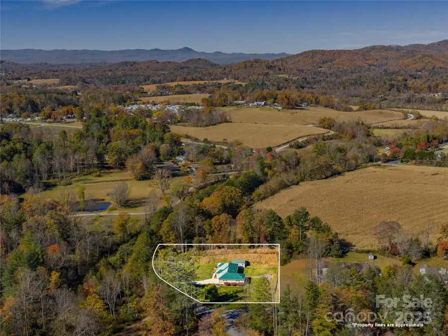 201 Sean Way, Hendersonville, NC 28792 - Image #2