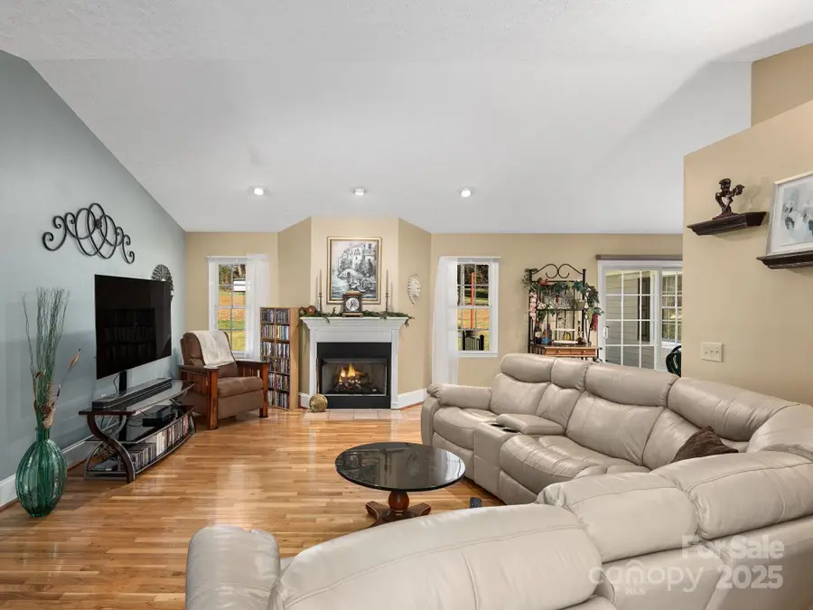 201 Sean Way, Hendersonville, NC 28792 - Image #3