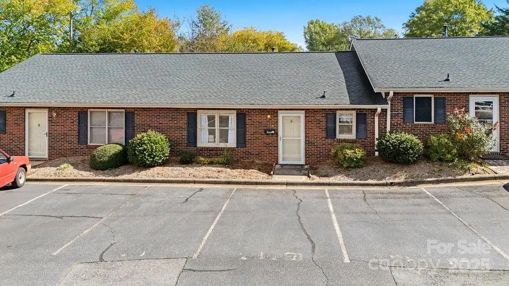 1419 19th Avenue Ne #B7, Hickory, NC 28601 - Image #1