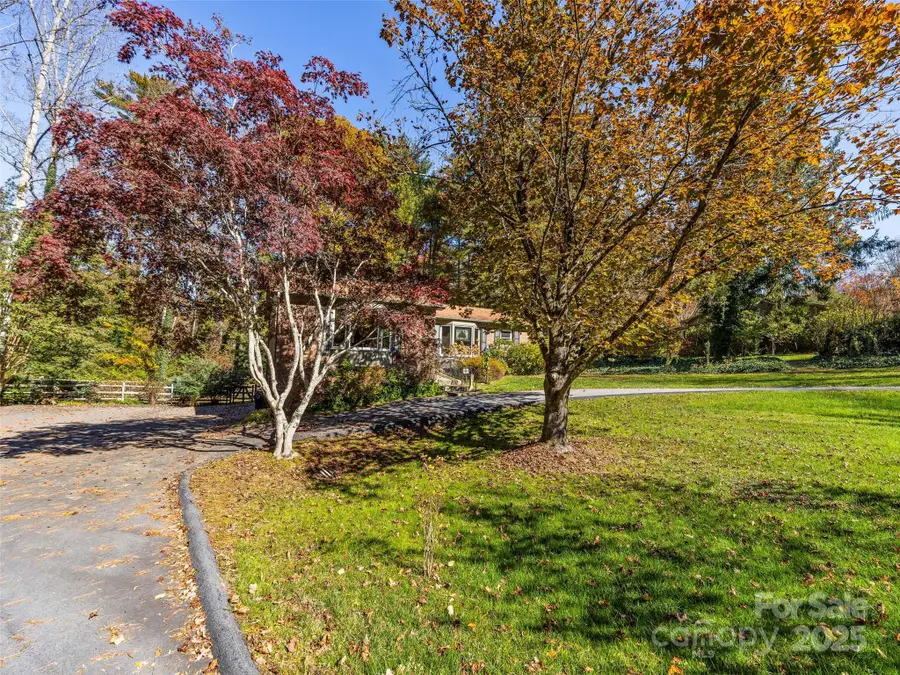 181 Surry Lane, Hendersonville, NC 28791 - Image #2