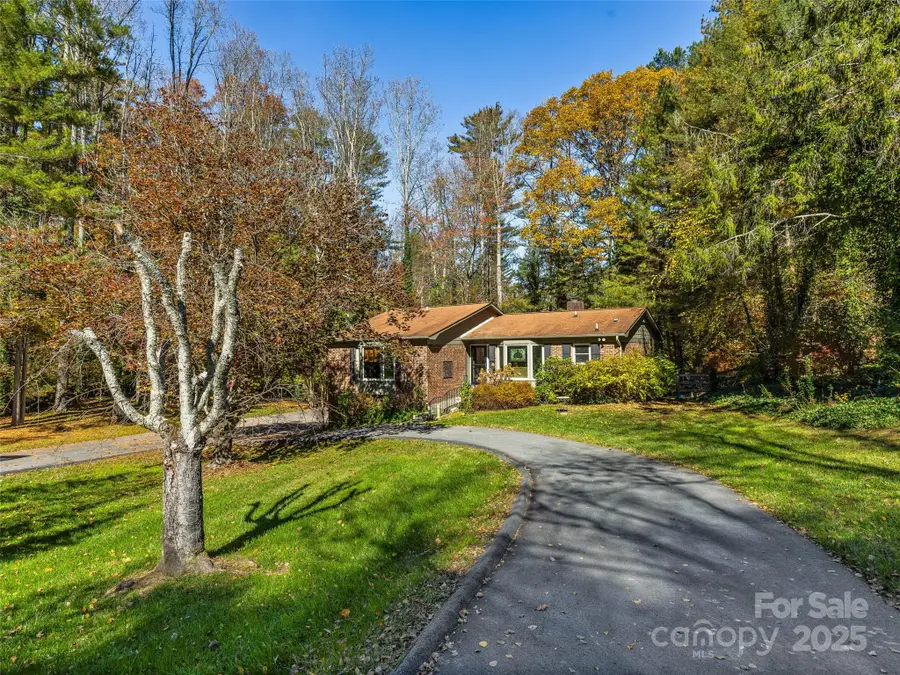 181 Surry Lane, Hendersonville, NC 28791 - Image #3