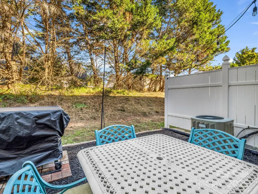 6103 Dane Drive, Dallas, NC 28034 - Image #2