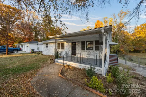 812 N Main Street, Lowell, NC 28098