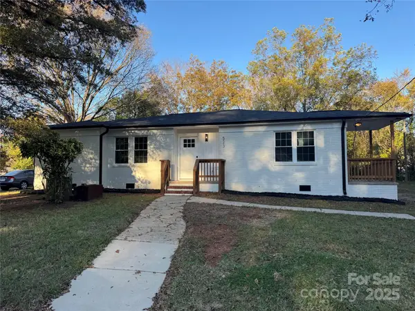 523 Biltmore Street, Mooresville, NC 28115