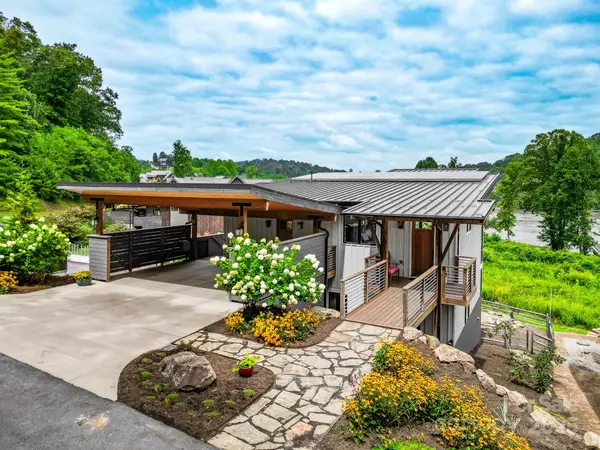 8 Crossvine Alley, Asheville, NC 28804