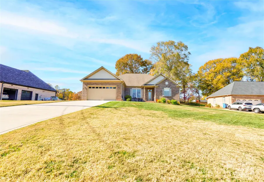 128 Harbourtown Drive, Kings Mountain, NC 28086 - Image #3