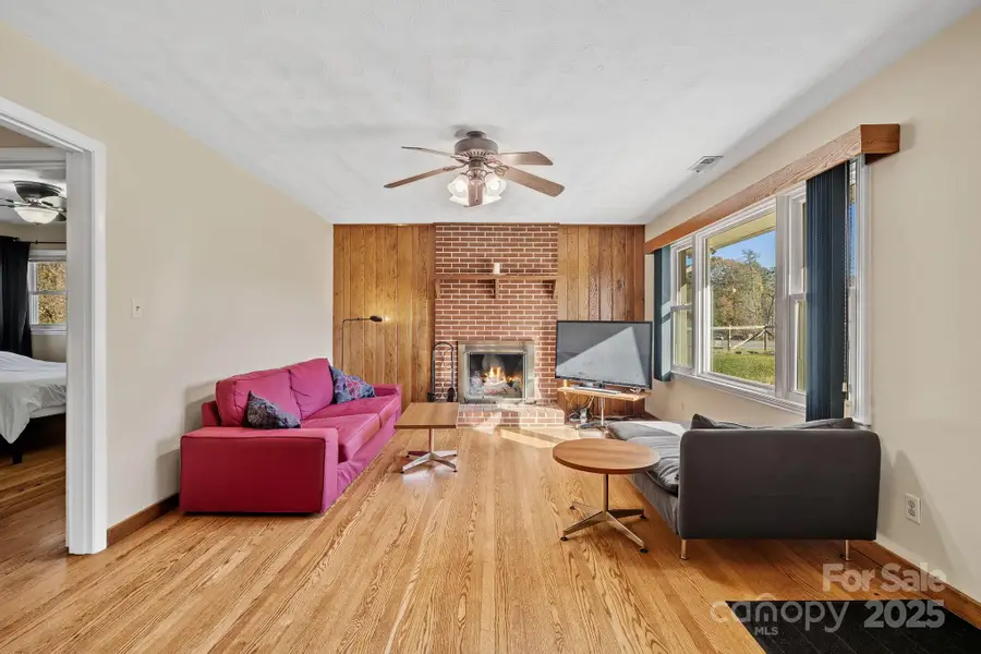 193 Dogwood Road, Candler, NC 28715 - Image #2