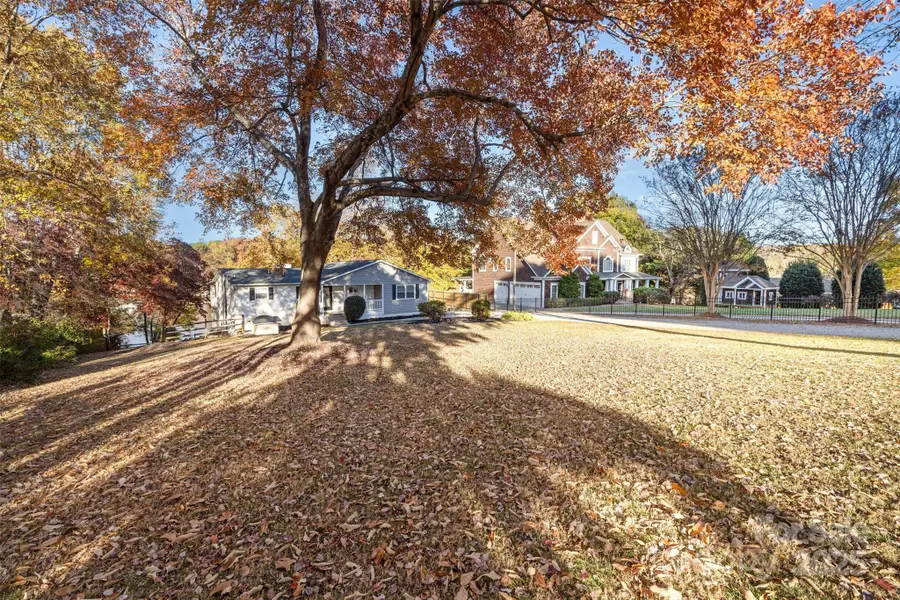 7088 Wateredge Drive, Sherrills Ford, NC 28673 - Image #2