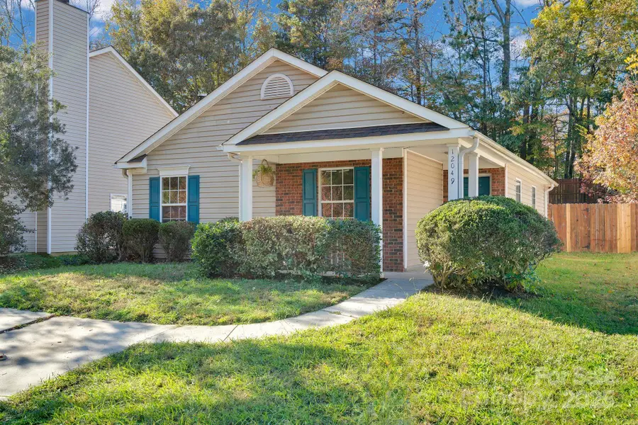 12049 Stewarts Crossing Drive, Charlotte, NC 28215 - Image #3
