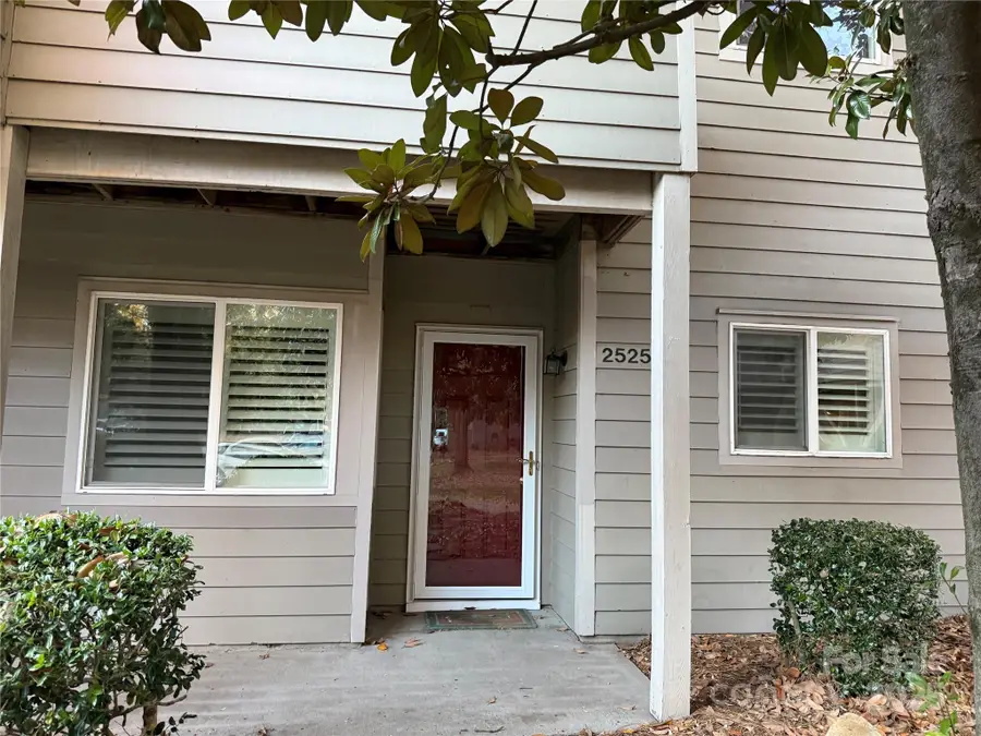 2525 Stockbridge Drive, Charlotte, NC 28210 - Image #2