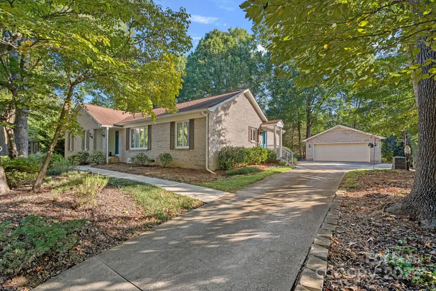 1622 Piccadilly Drive, Charlotte, NC 28211 - Image #2