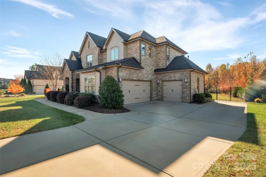 308 Wheatberry Hill Drive, Matthews, NC 28104 - Image #2