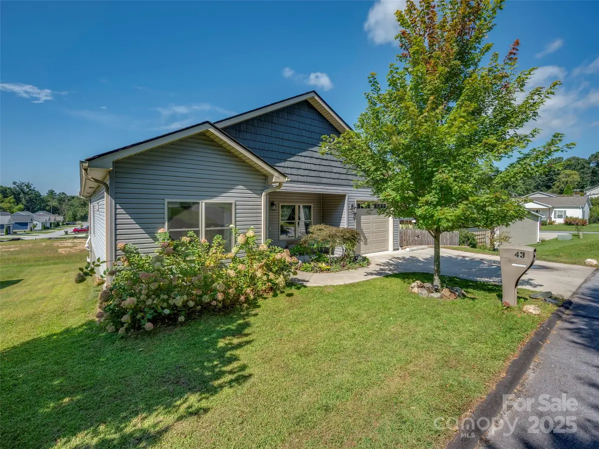 43 Middle Street, Hendersonville, NC 28792 - Image #1