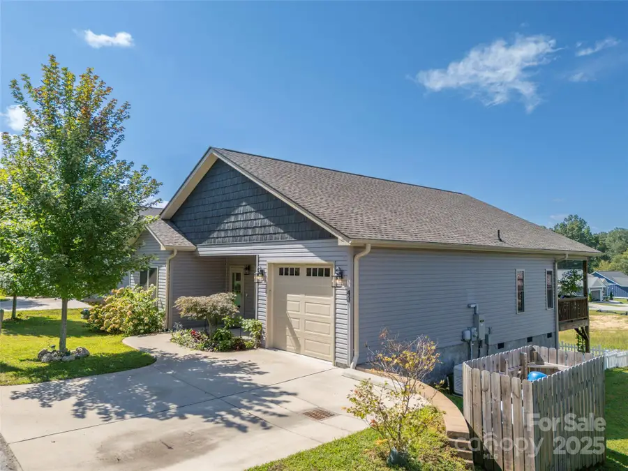 43 Middle Street, Hendersonville, NC 28792 - Image #2