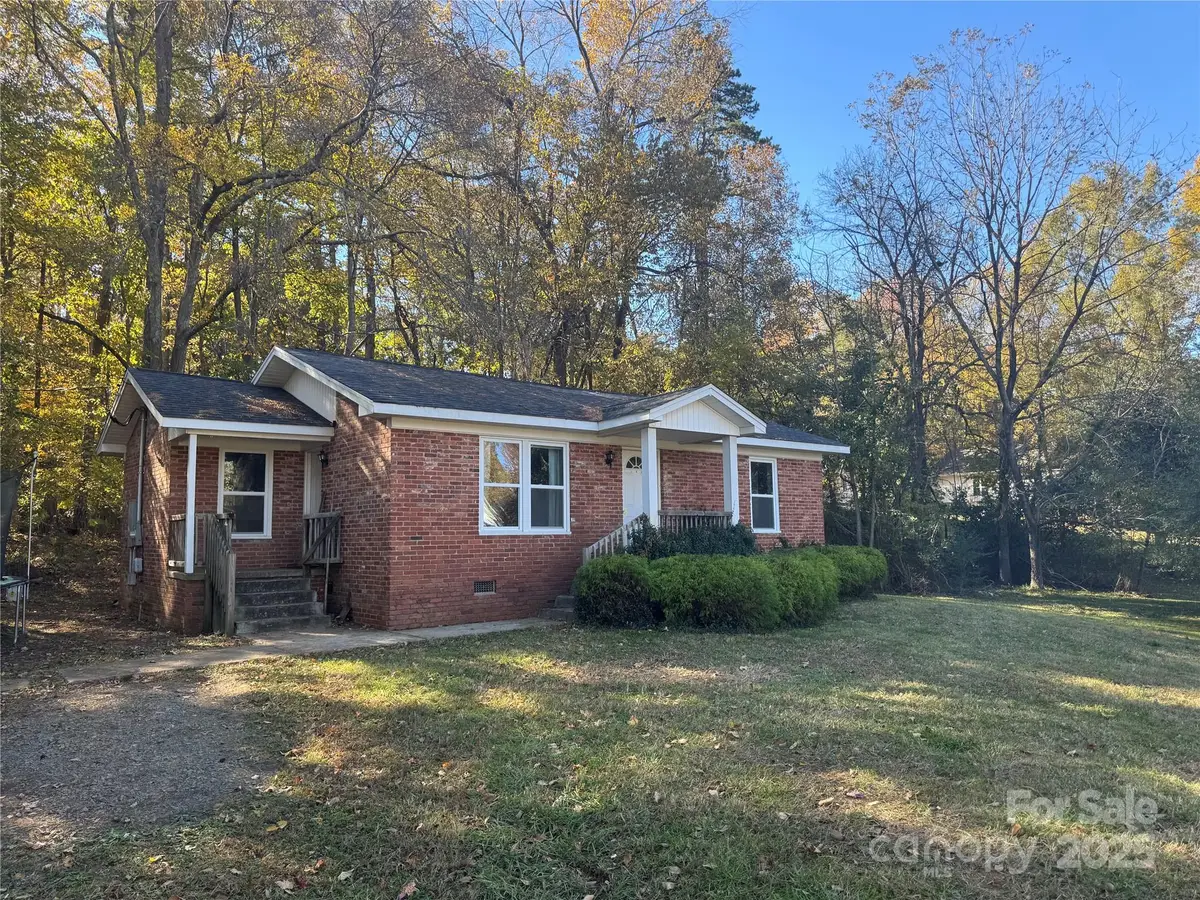 918 Breezewood Drive, Charlotte, NC 28262 - Image #1