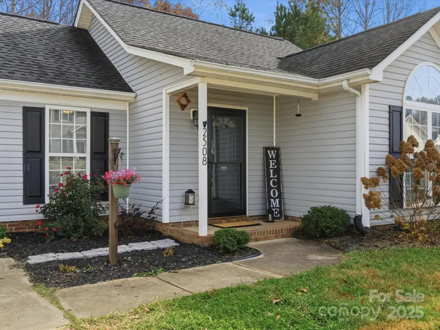 2508 Barkers Ridge Drive, Bessemer City, NC 28016 - Image #2