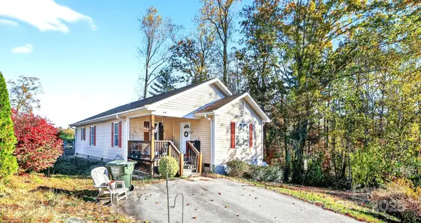 149 Victoria Springs Drive, Flat Rock, NC 28731