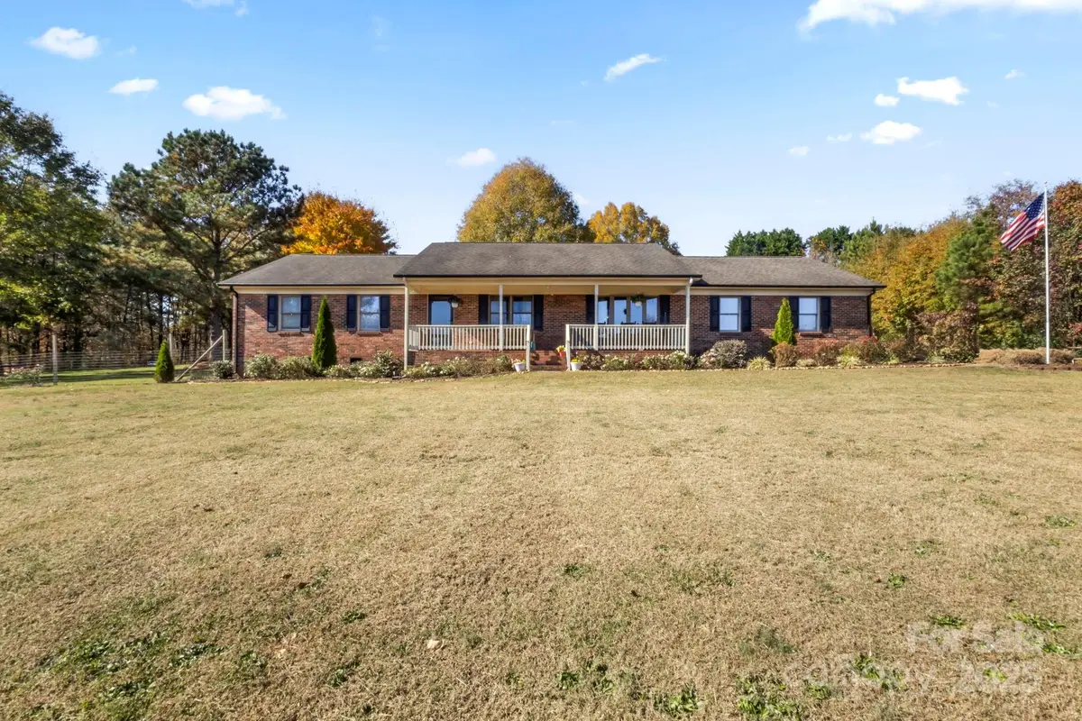 3399 Mason Spring Drive, Lincolnton, NC 28092 - Image #1