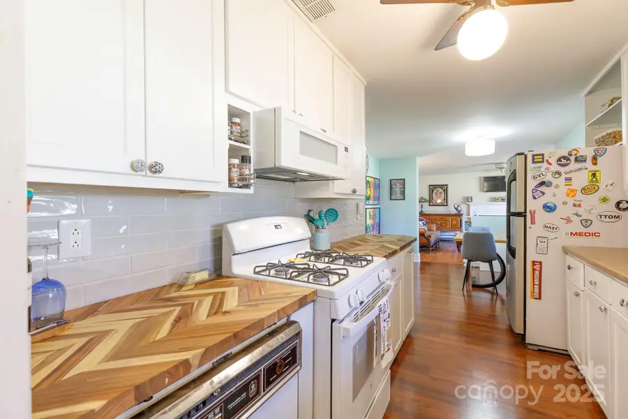 145 21st Avenue Nw, Hickory, NC 28601 - Image #3