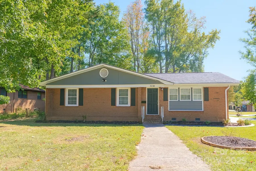 1300 Pondella Drive, Charlotte, NC 28213 - Image #3