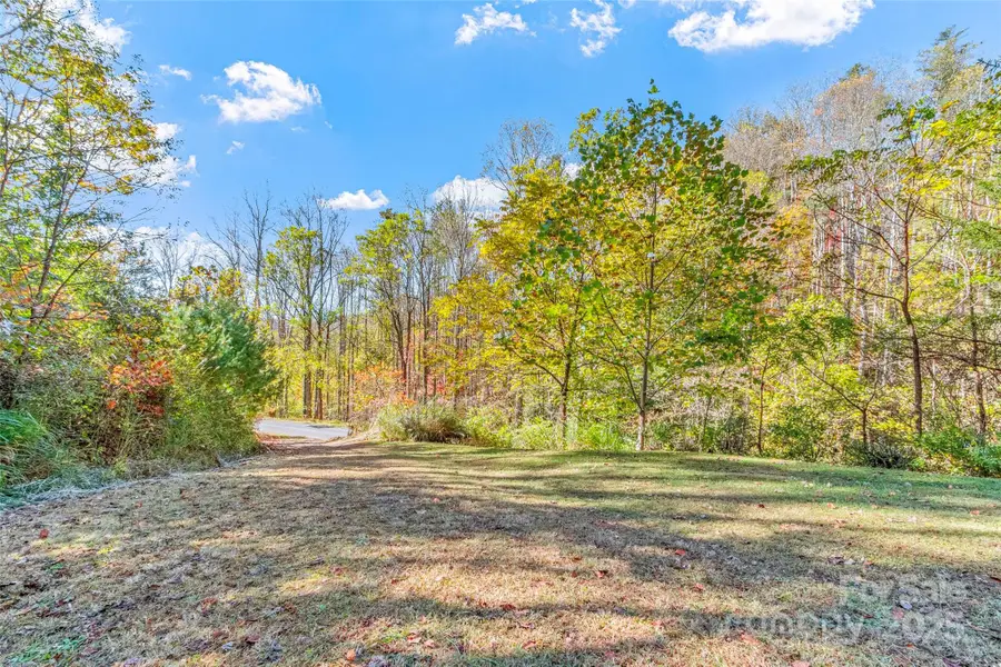 96 Thompson Road, Spruce Pine, NC 28777 - Image #2
