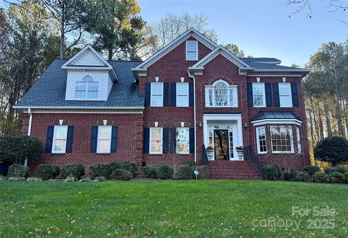 12430 Overlook Mountain Drive, Charlotte, NC 28216 - Image #1