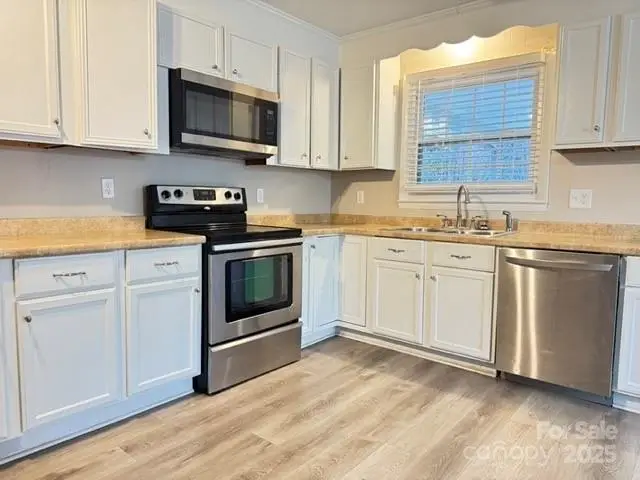 3251 Deerwood Drive, Gastonia, NC 28054 - Image #3