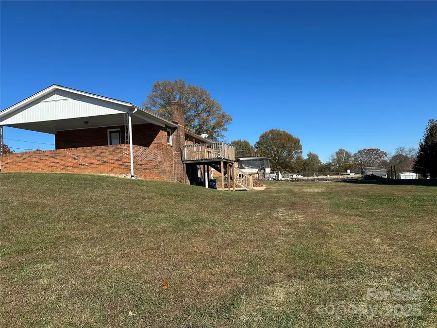 922 Rink Dam Road, Taylorsville, NC 28681 - Image #2