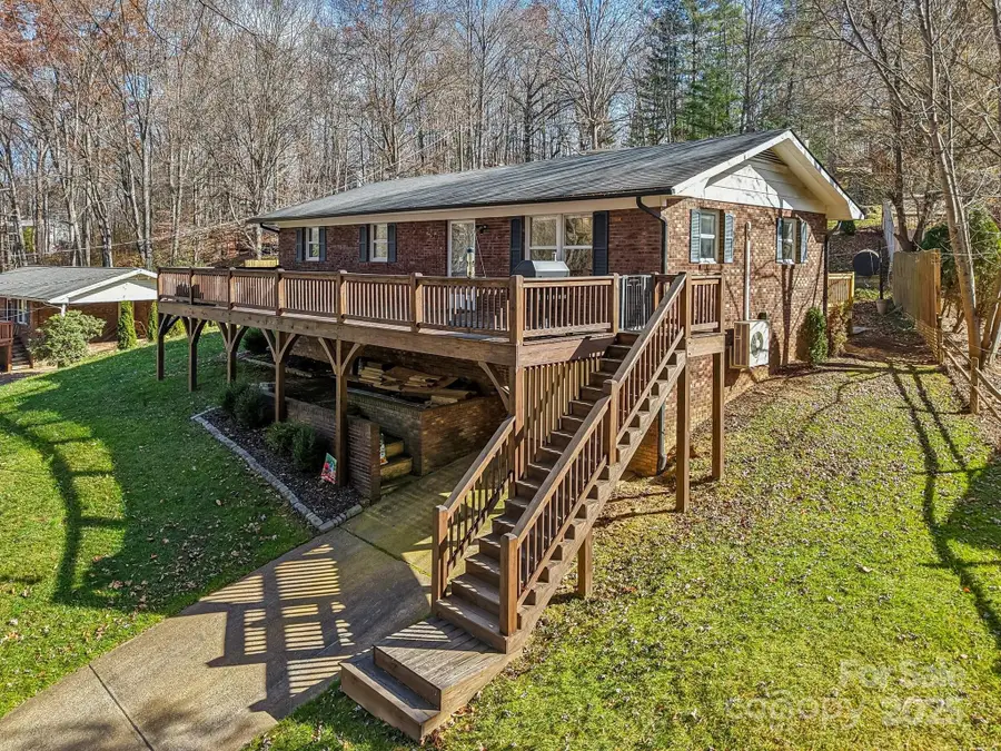 199 Davis Cove Road, Waynesville, NC 28786 - Image #2