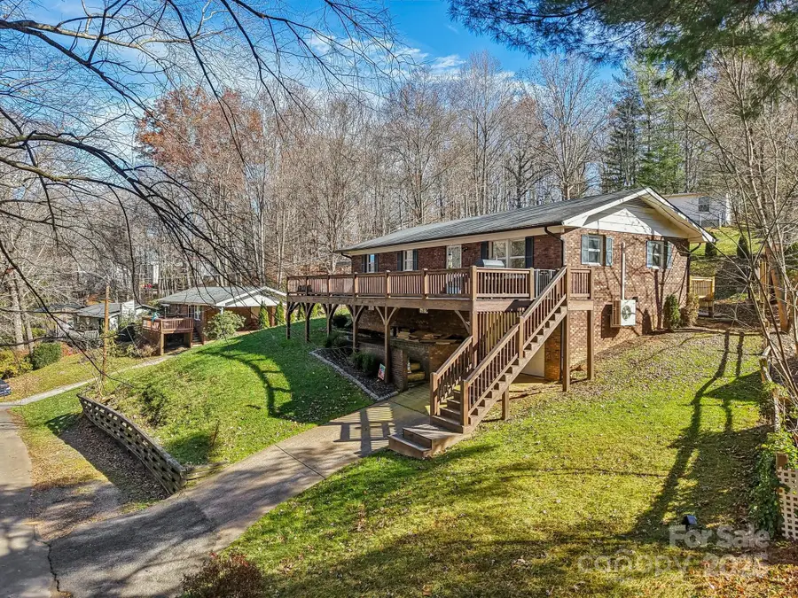 199 Davis Cove Road, Waynesville, NC 28786 - Image #3