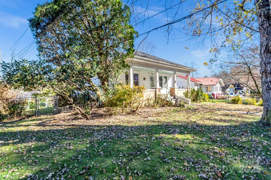 302 S Whitted Street, Hendersonville, NC 28739 - Image #3