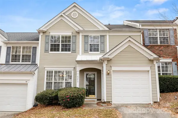 8240 Gossomer Bay Drive, Charlotte, NC 28270