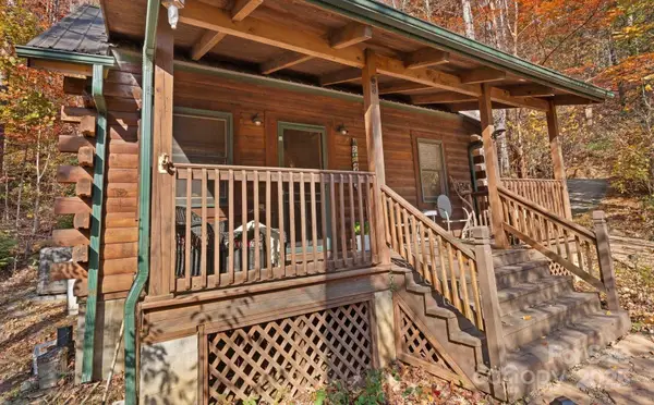 65 Charleston Harbor Drive, Saluda, NC 28773